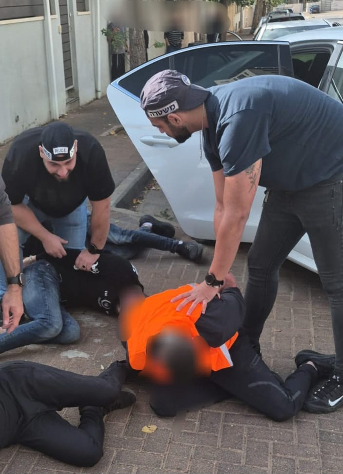 השוטרים פתחו באש לעבר השודדים: "כנופיית הווסטים" ניסתה להימלט - ונכנעה לכוחות