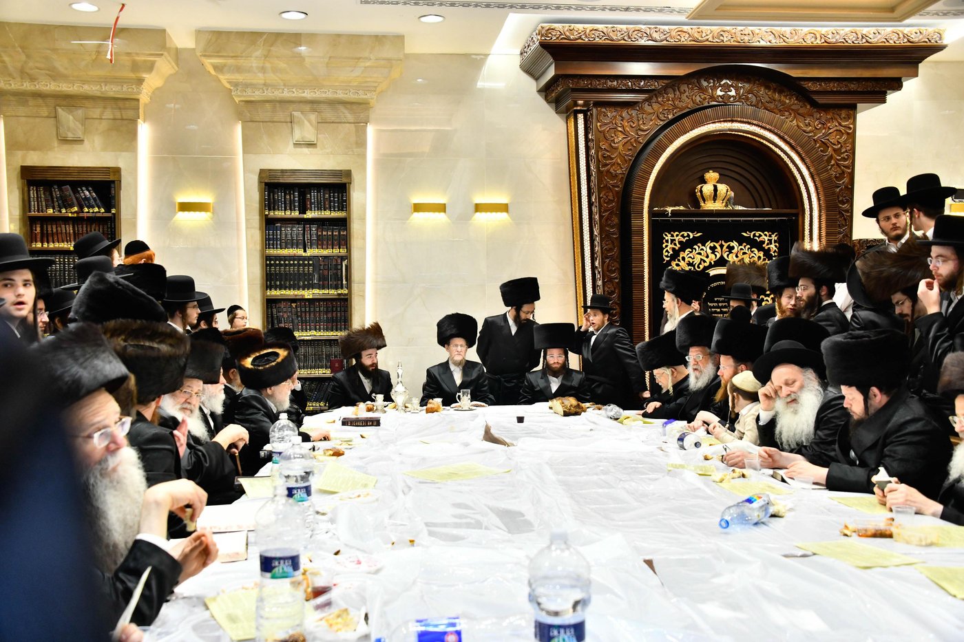 האדמו"ר מאלכסנדר ארה"ב במוצשב"ק בב"ב