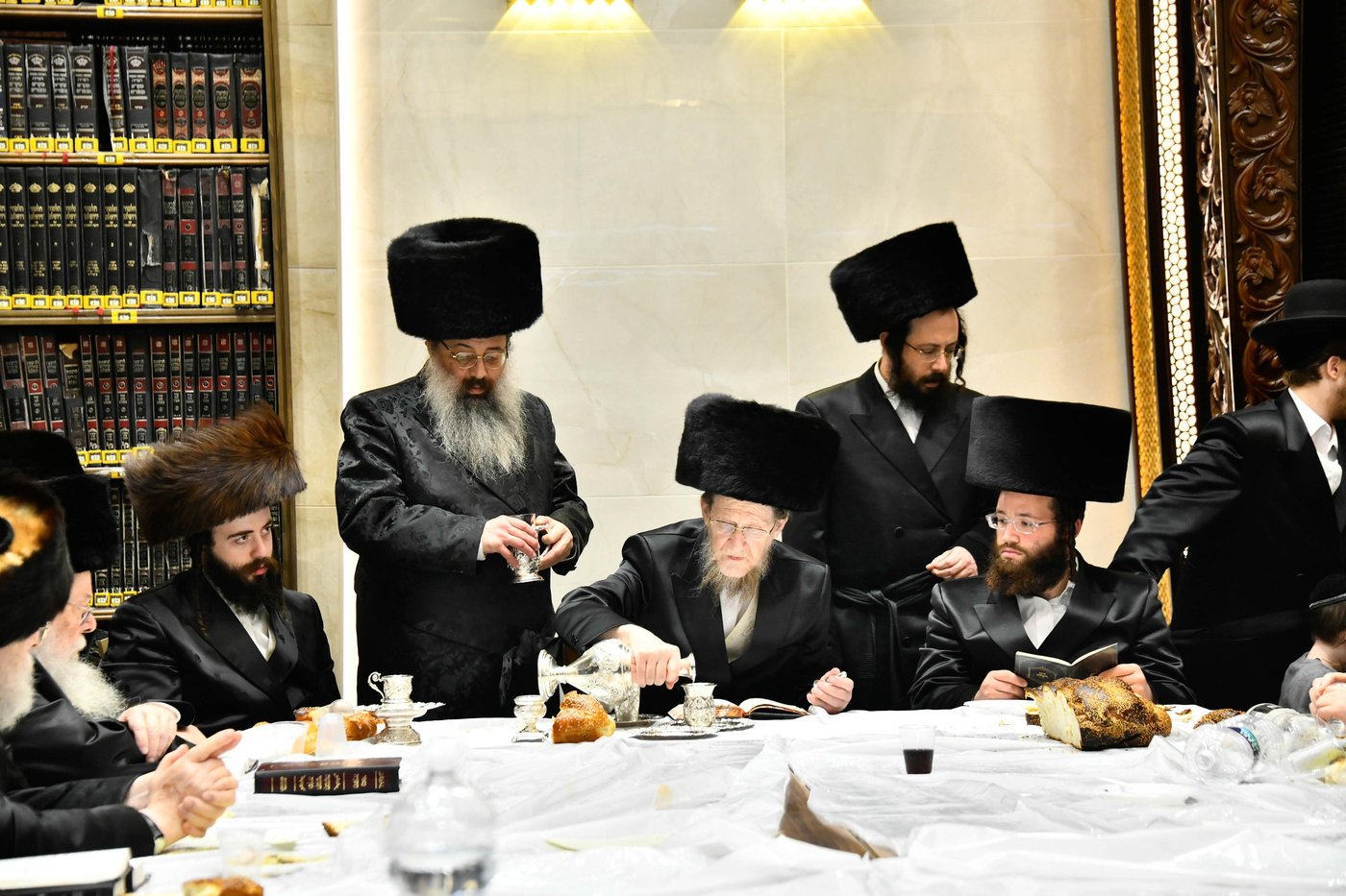 האדמו"ר מאלכסנדר ארה"ב במוצשב"ק בב"ב