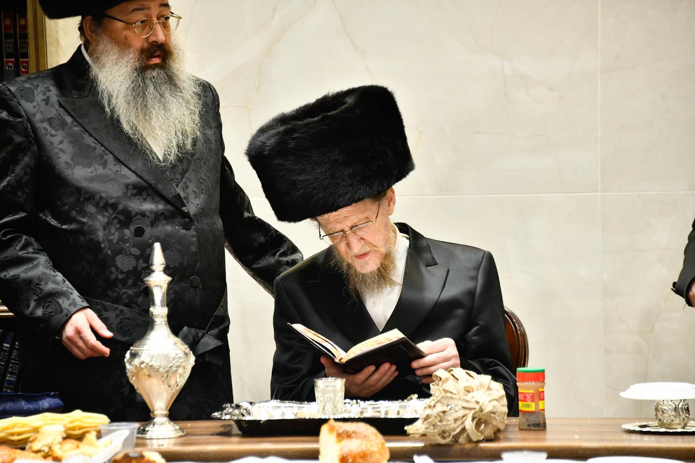 האדמו"ר מאלכסנדר ארה"ב במוצשב"ק בב"ב