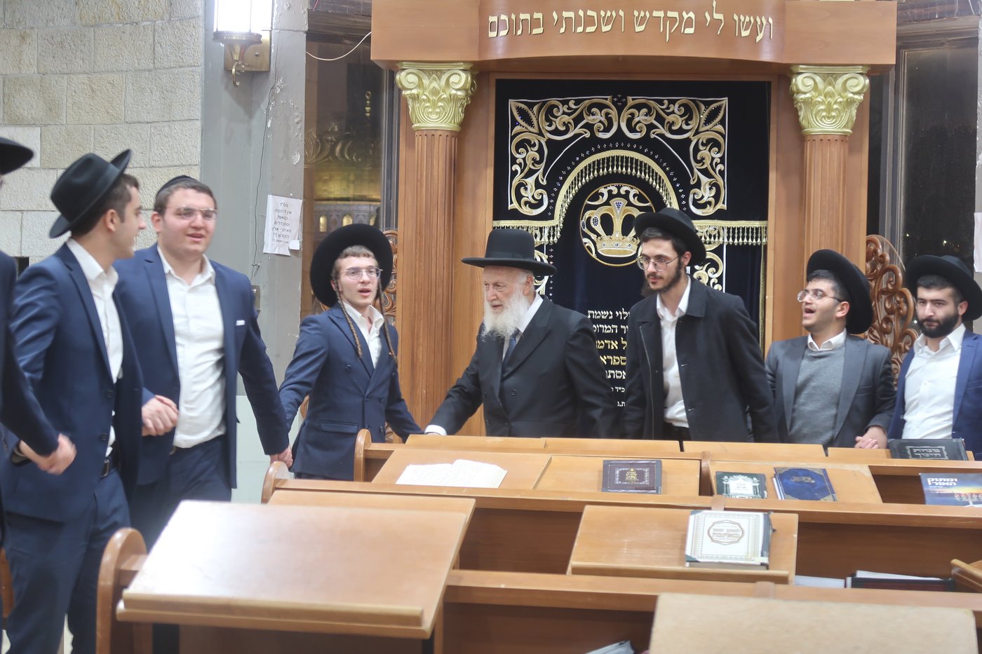  מוצאי שב"ק אצל הגאון רבי שמואל בצלאל