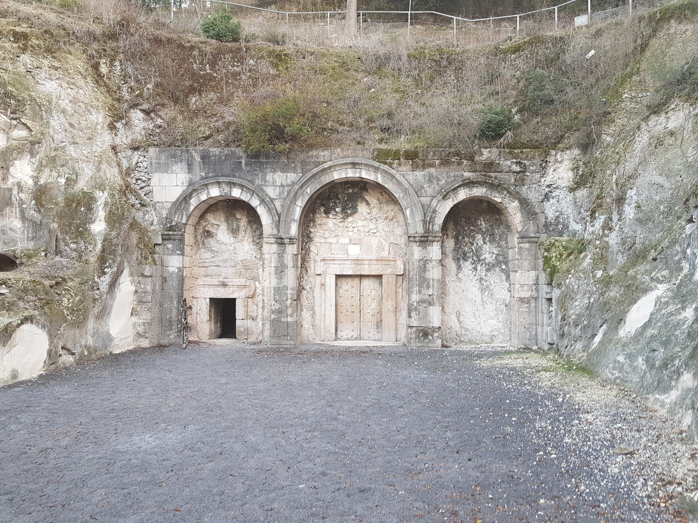 מערת הקבוצה בבית שערים המיוחדת לרבינו יהודה הנשיא מסדר המשנה