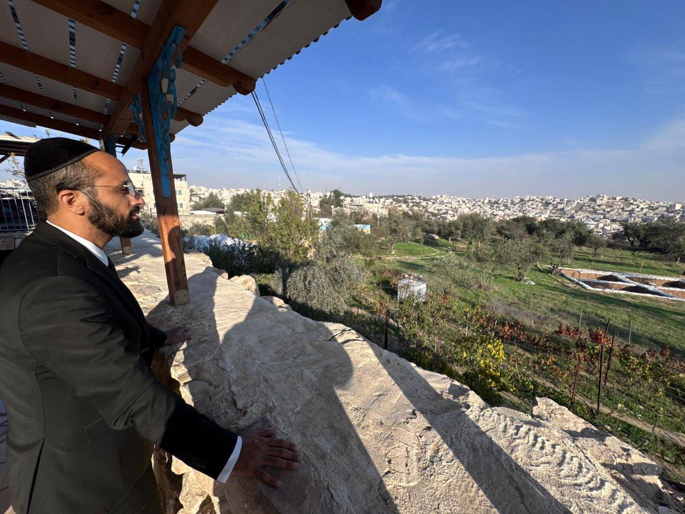 חברי כולל "תפארת זקנים לוי יצחק" בכפר סבא במסע לחברון 