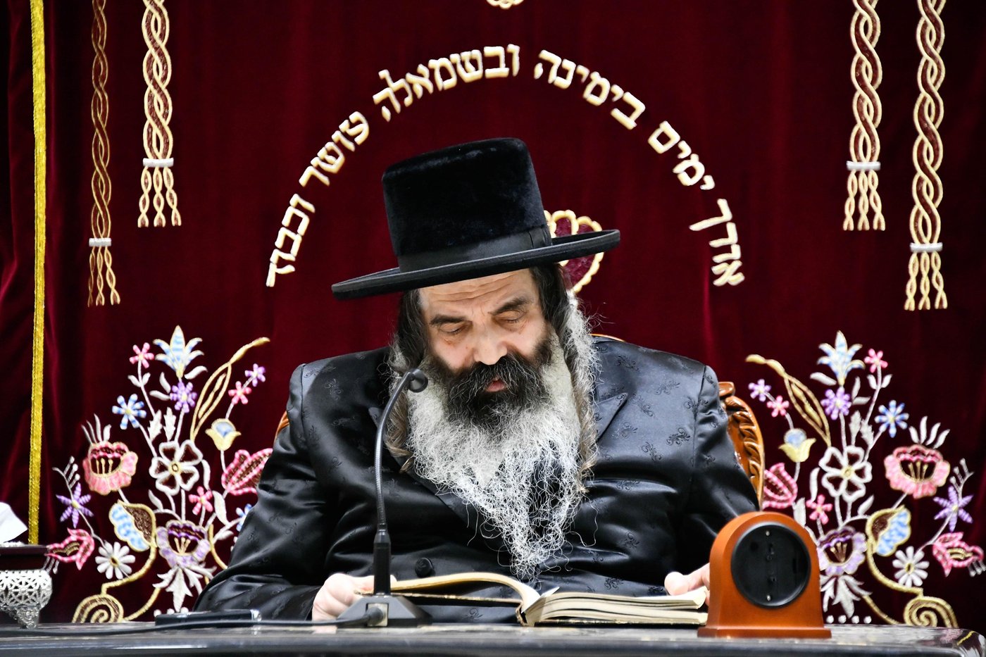 האדמו"ר מזוטשקא בשיחת הכנה לחנוכה