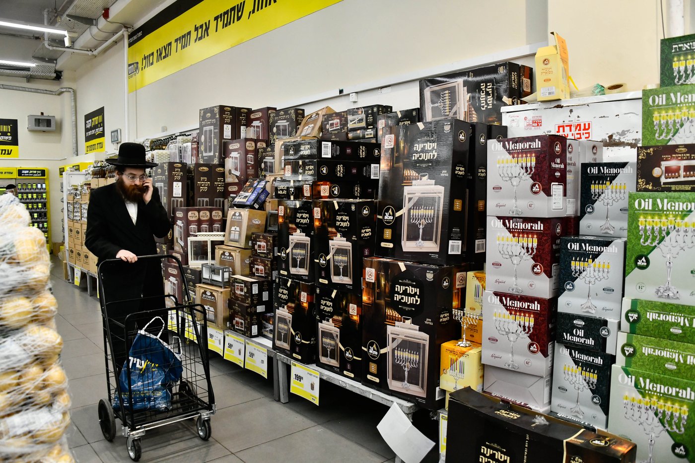 אווירת ערב חנוכה בב"ב