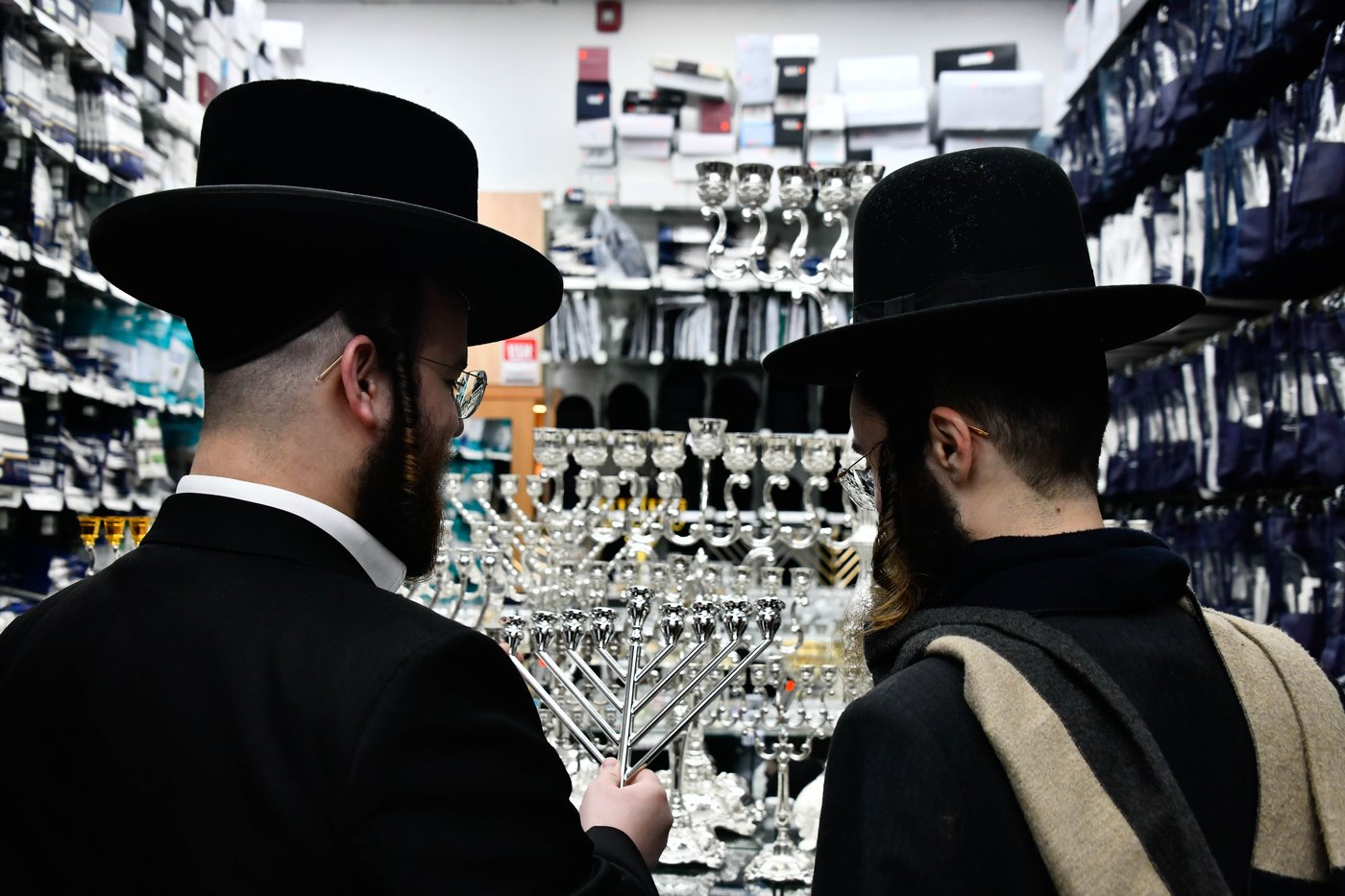 אווירת ערב חנוכה בב"ב