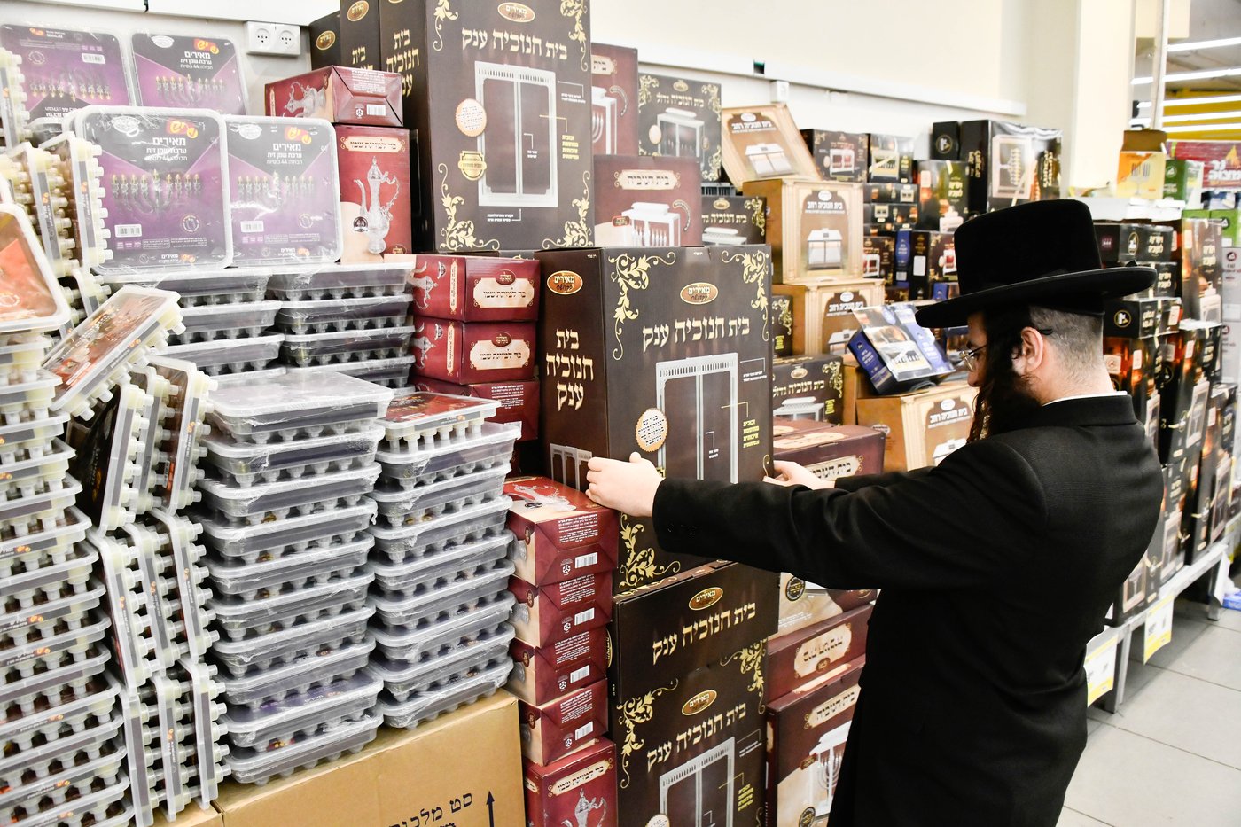 אווירת ערב חנוכה בב"ב