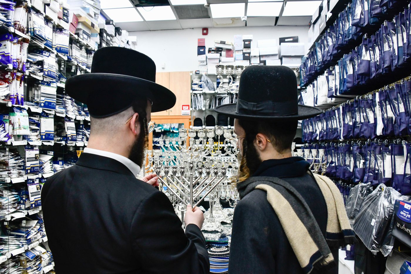 אווירת ערב חנוכה בב"ב