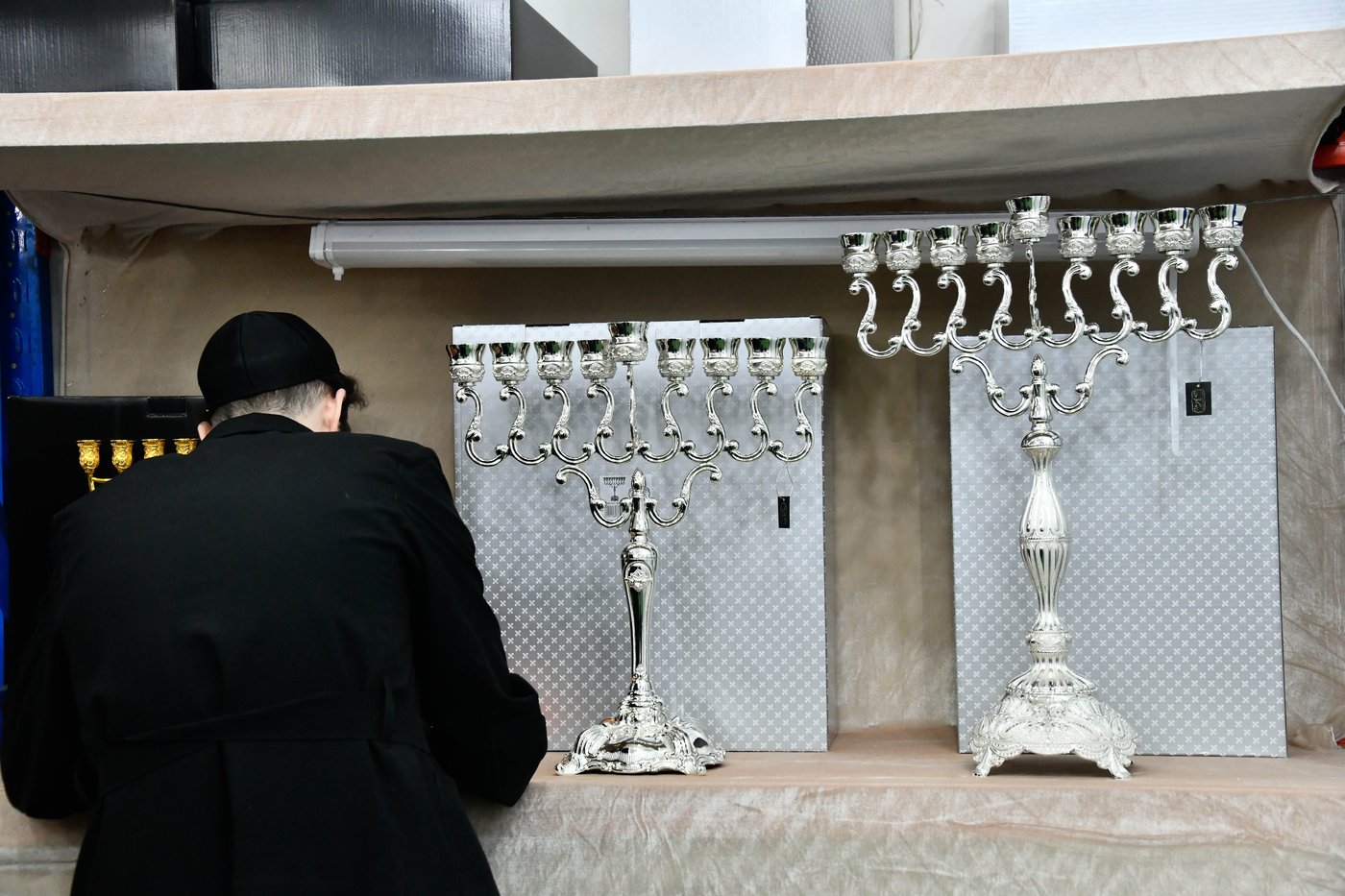 אווירת ערב חנוכה בב"ב