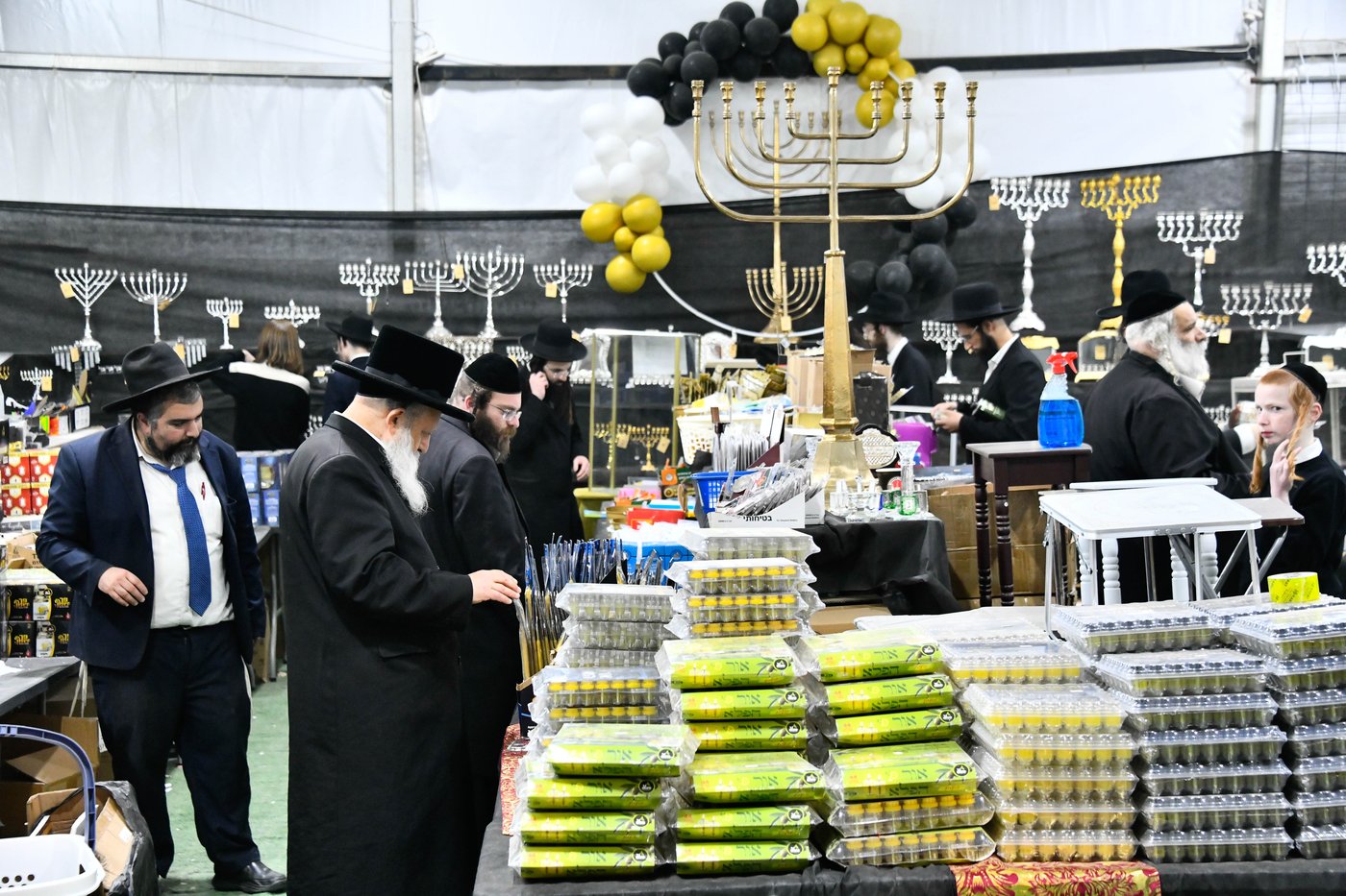 אווירת ערב חנוכה בב"ב