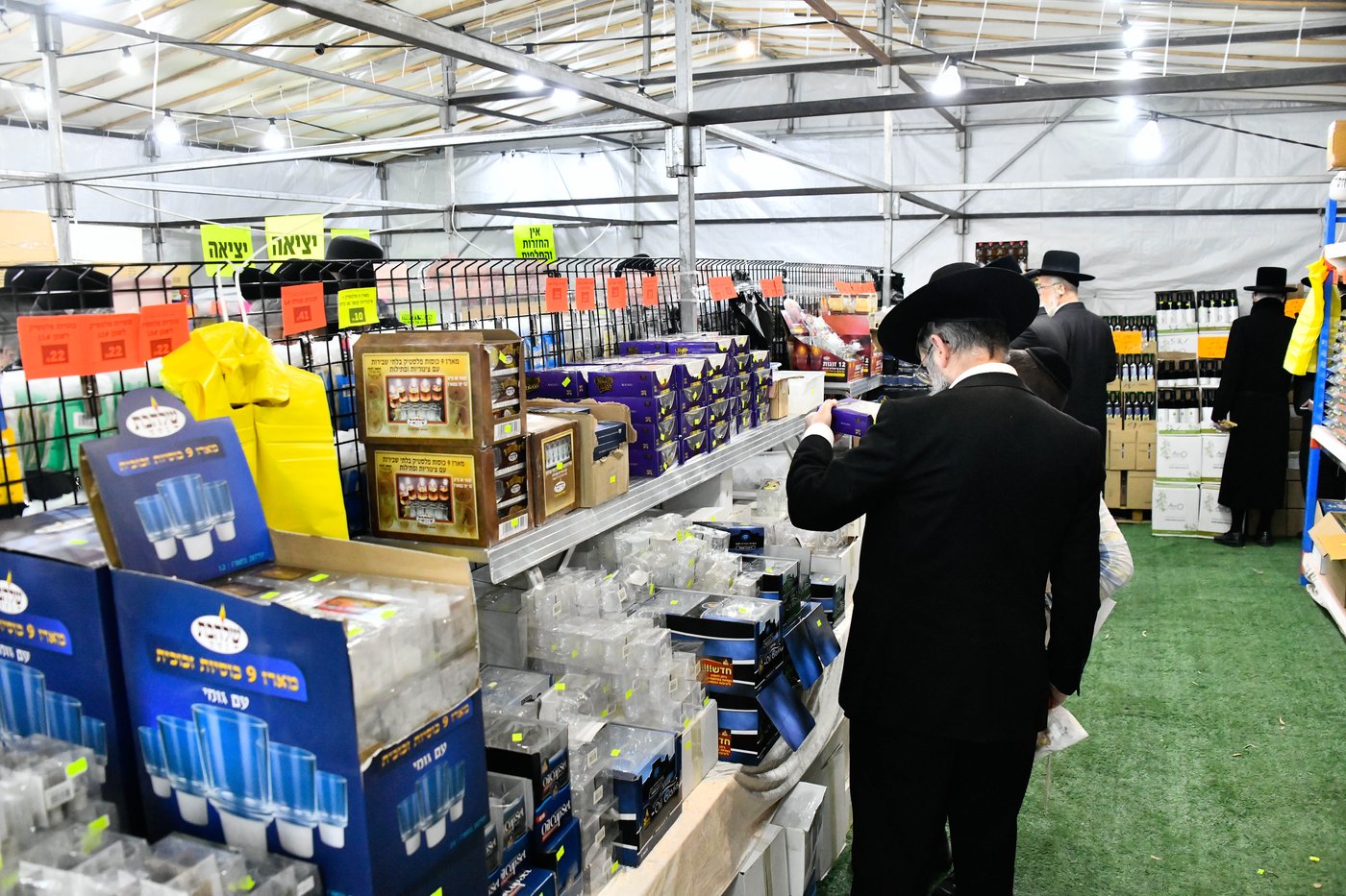 אווירת ערב חנוכה בב"ב