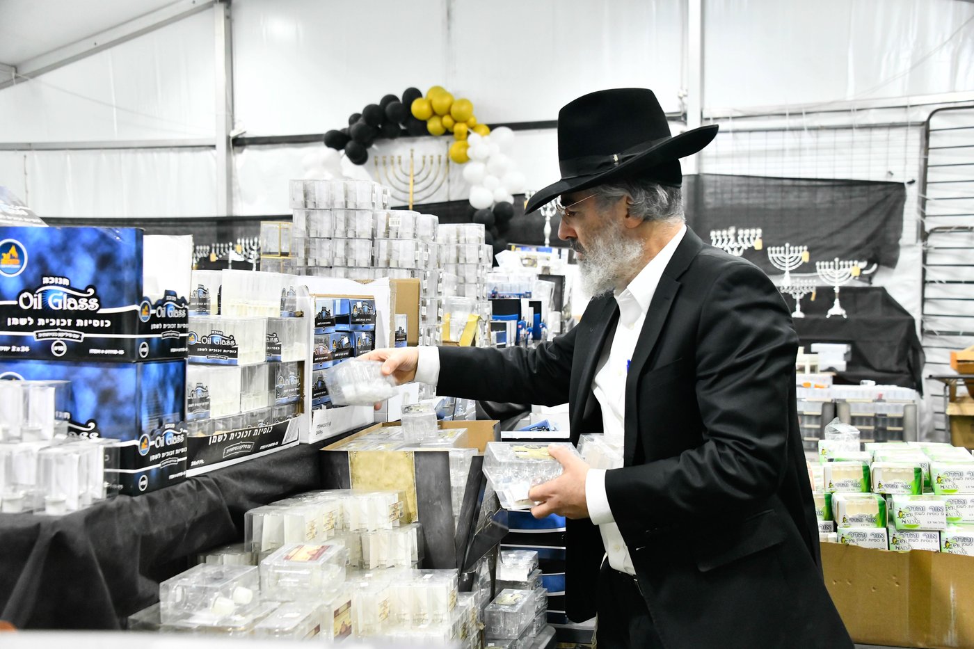 אווירת ערב חנוכה בב"ב