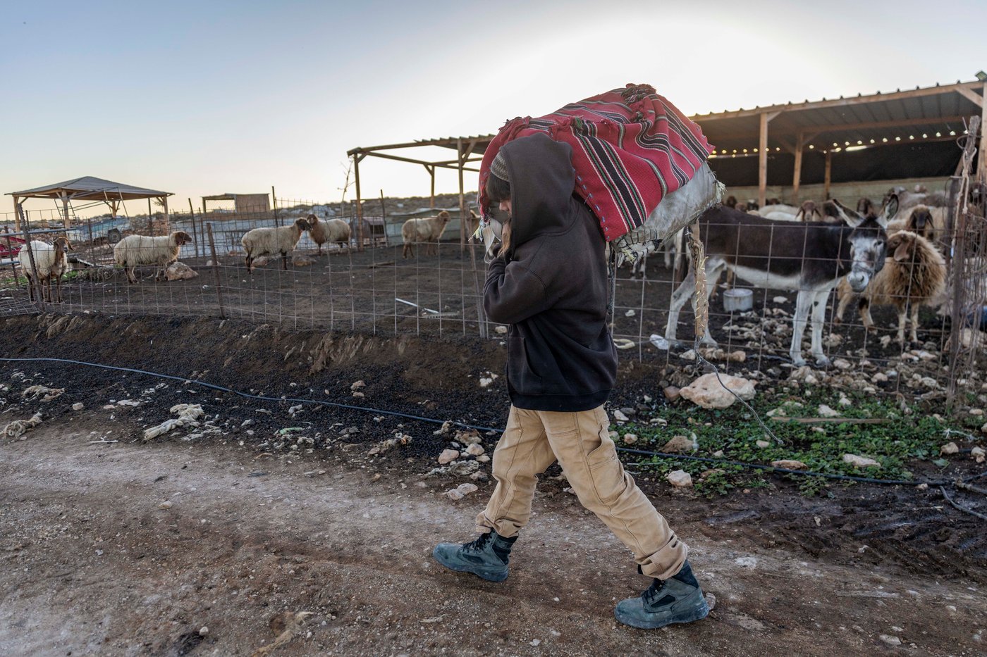 מטה בנימין, אתמול