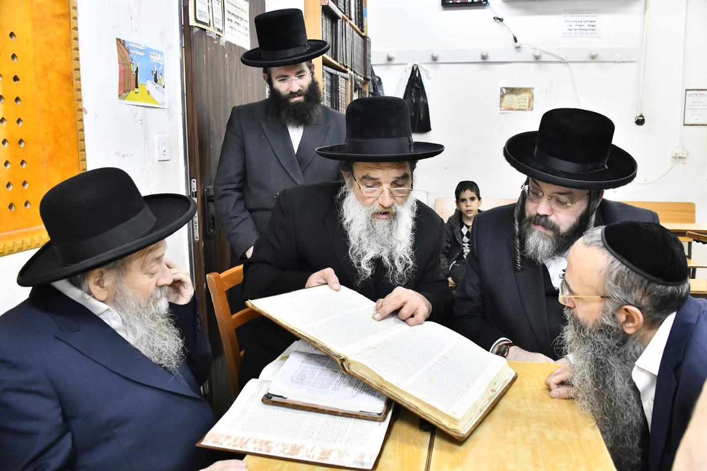 האדמו"ר מאשלג בביקור אצל הגר"ד בצרי