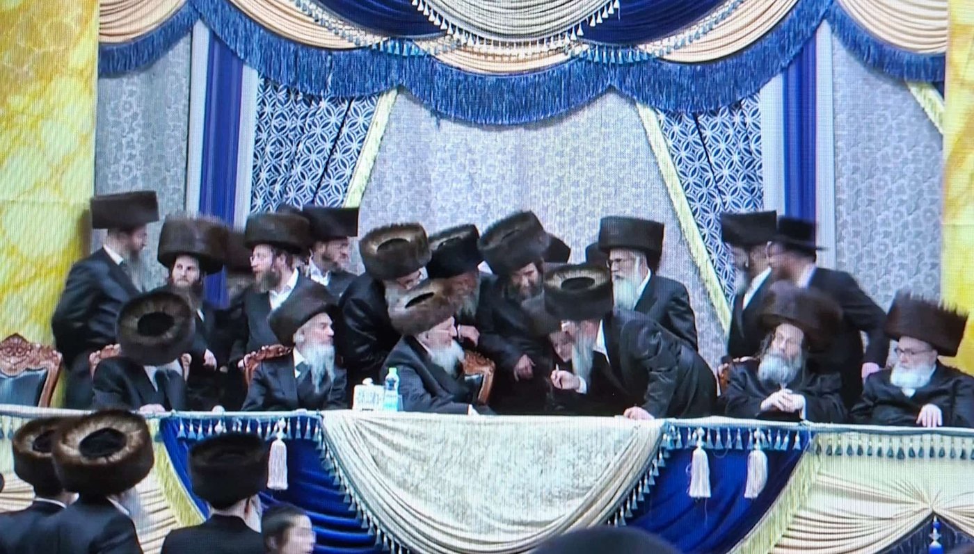 שמחת נישואי נכדת האדמו"ר מקרלין סטולין