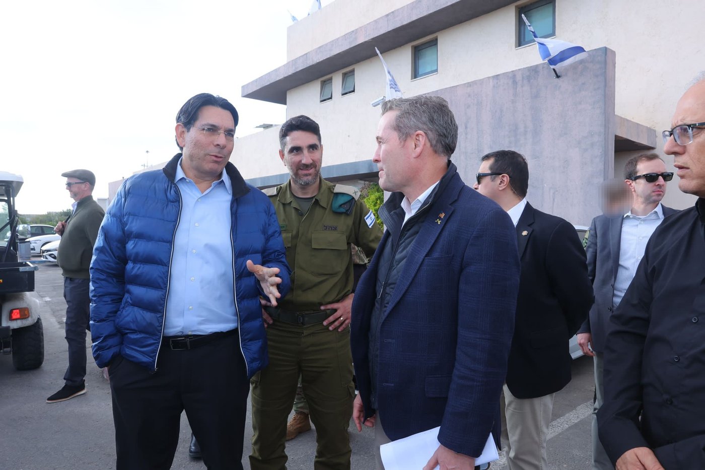 אחרי סערת ההאזנות: השגריר דנון הגיע למפקדה ופגש חיילים אמריקנים | כך זה נראה