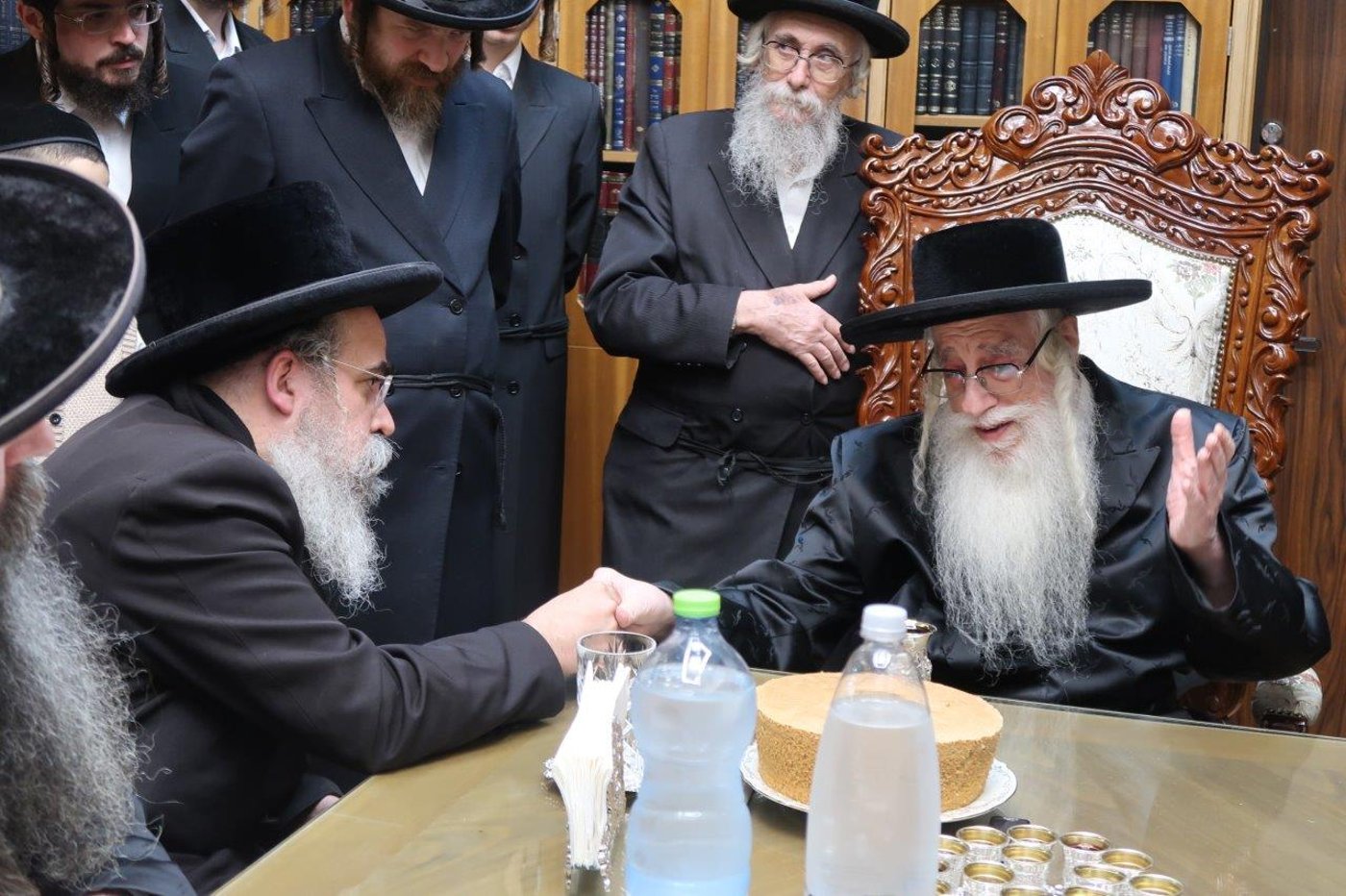 שמחת אירוסי נכדת האדמו"ר מצאנז