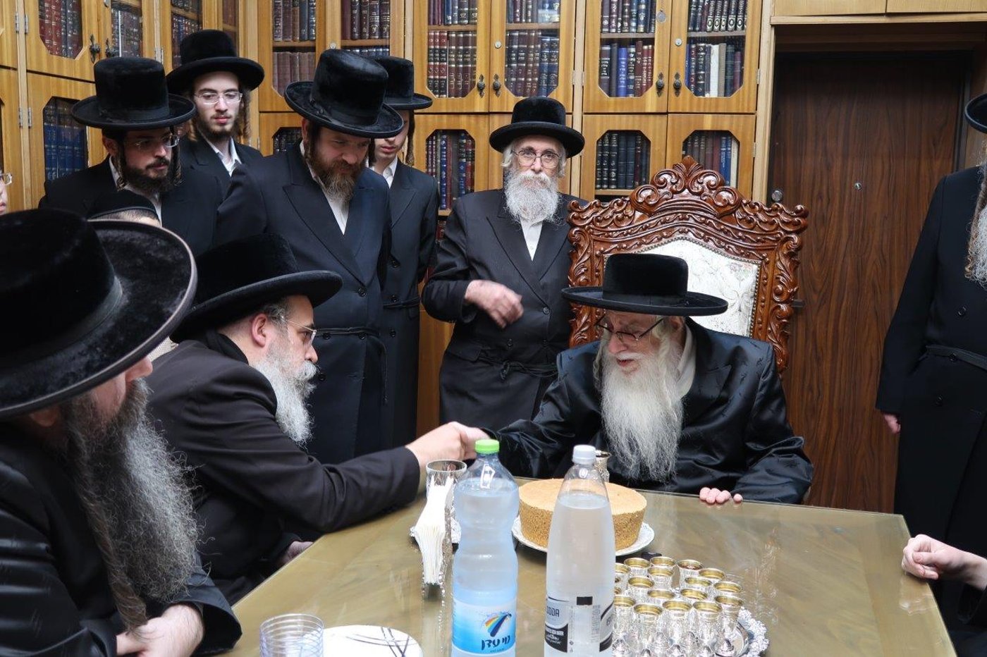 שמחת אירוסי נכדת האדמו"ר מצאנז