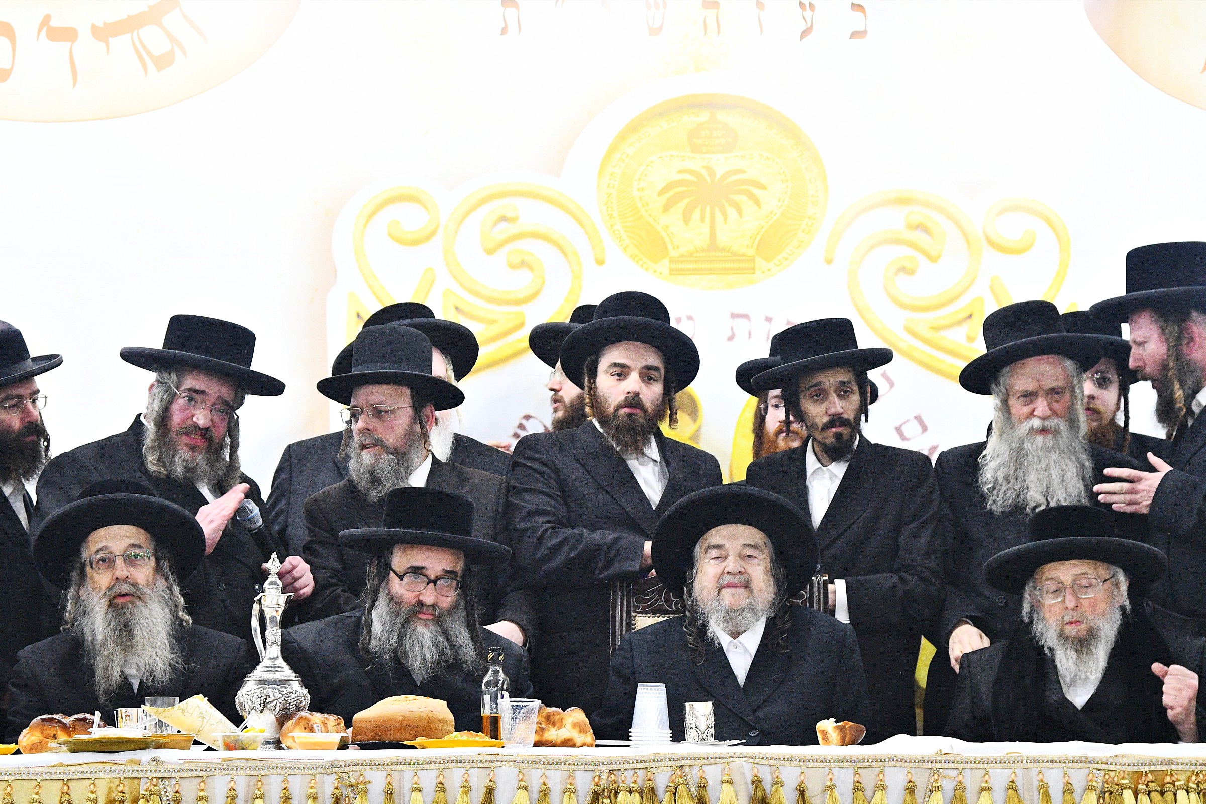 הגה"צ רבי יעקב מאיר שכטר במסיבת כ"א כסלו בסאטמר ירושלים