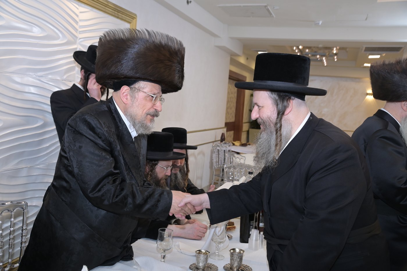 שמחת האירוסין בחצרות וואסלוי - אנטניא - קוז'ניץ