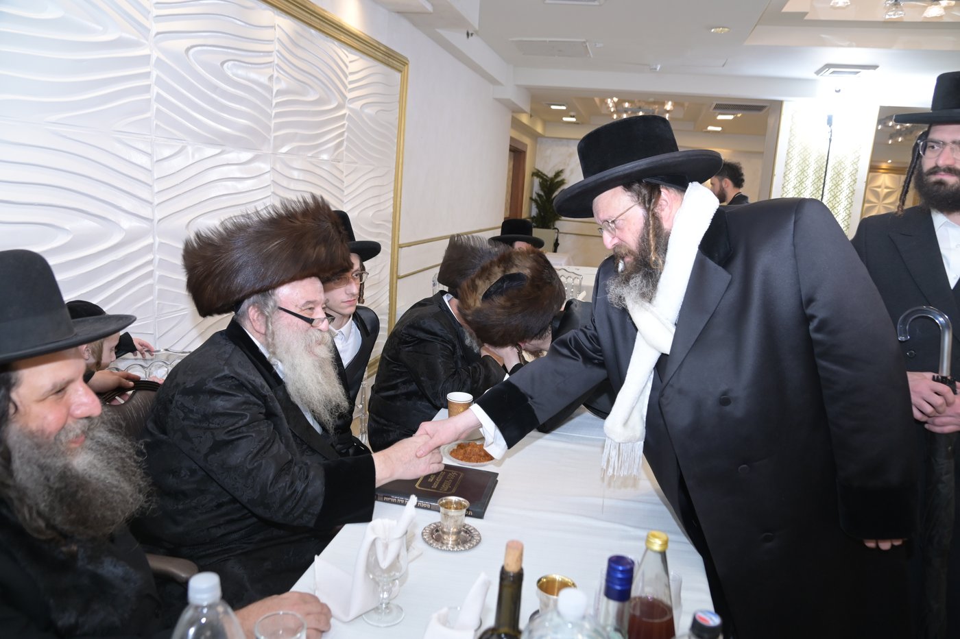 שמחת האירוסין בחצרות וואסלוי - אנטניא - קוז'ניץ