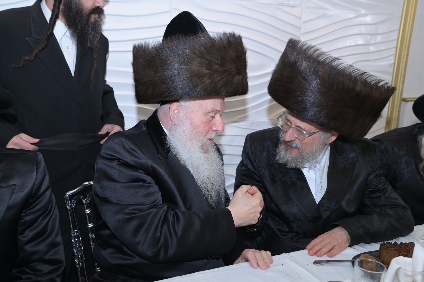 שמחת האירוסין בחצרות וואסלוי - אנטניא - קוז'ניץ