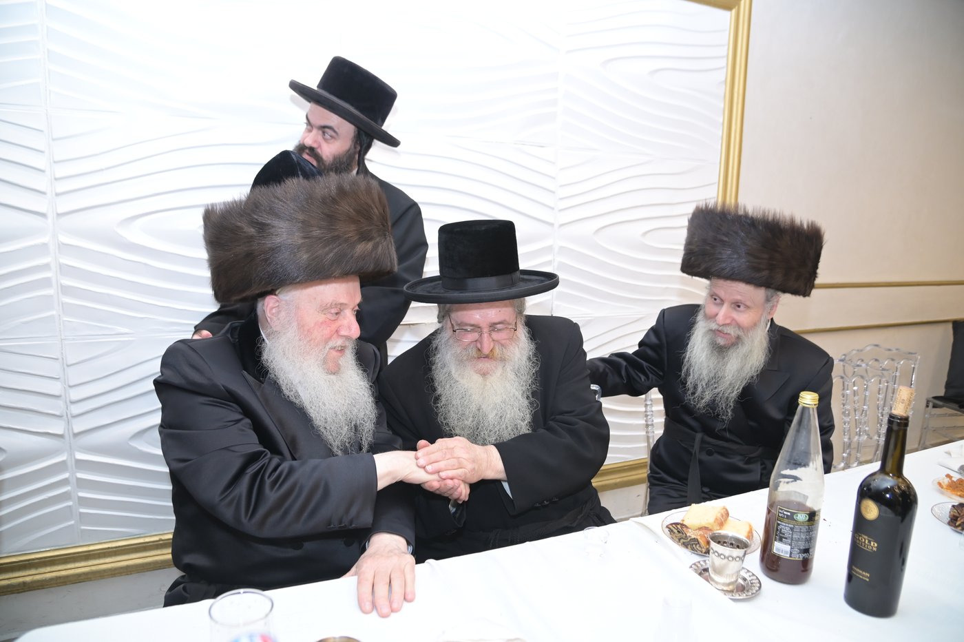 שמחת האירוסין בחצרות וואסלוי - אנטניא - קוז'ניץ