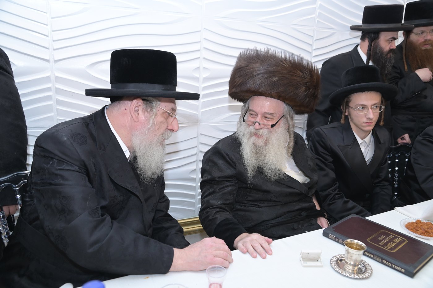 שמחת האירוסין בחצרות וואסלוי - אנטניא - קוז'ניץ