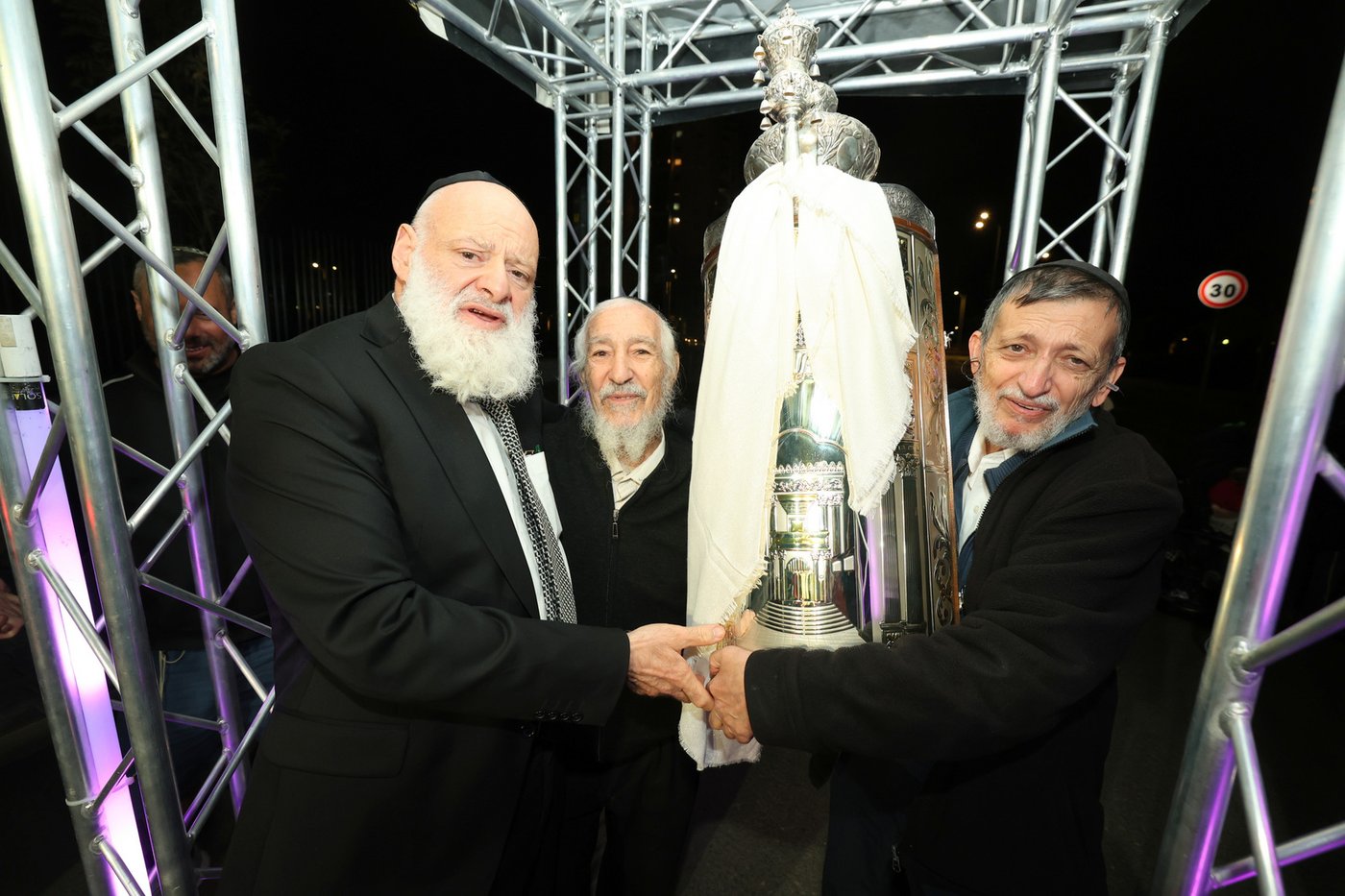 הכנסת ס"ת וחנוכת הבית לביהמ"ד "מדרש בית נשיא"  בראשל"צ