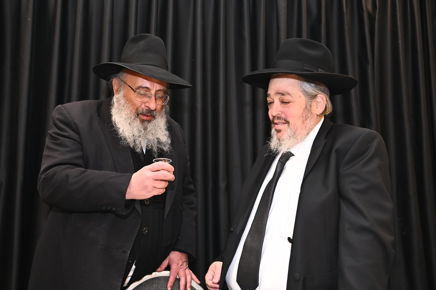 שמחת נישואי בנו של הרב יצחק קורלנסקי עם נכדת רבי שריאל רוזנברג