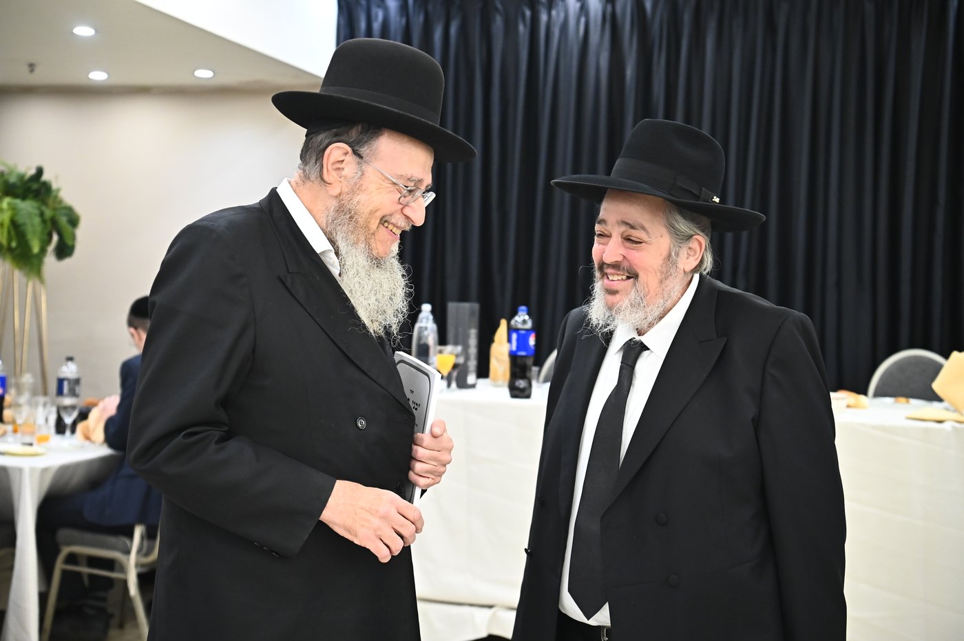 שמחת נישואי בנו של הרב יצחק קורלנסקי עם נכדת רבי שריאל רוזנברג