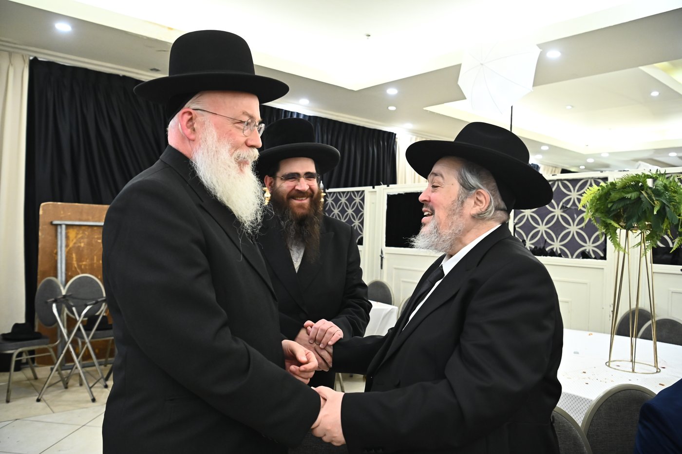 שמחת נישואי בנו של הרב יצחק קורלנסקי עם נכדת רבי שריאל רוזנברג