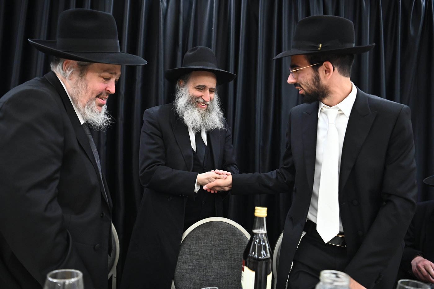 שמחת נישואי בנו של הרב יצחק קורלנסקי עם נכדת רבי שריאל רוזנברג