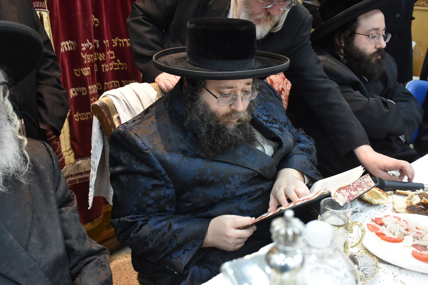 הילולא קדישא בצאנז ז'מיגרד 