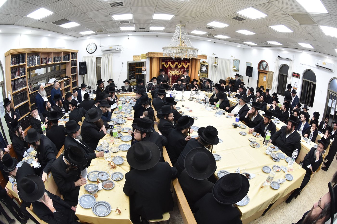 הילולא קדישא בצאנז ז'מיגרד 