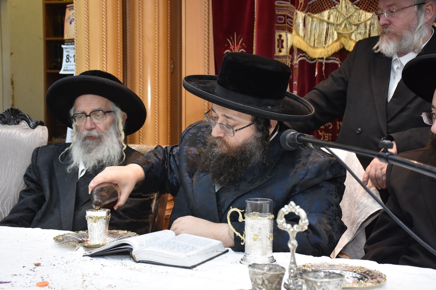 הילולא קדישא בצאנז ז'מיגרד 