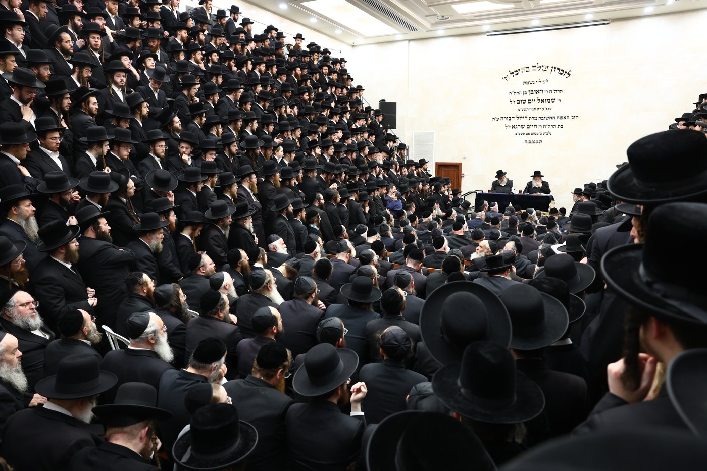 נר ראשון של חנוכה אצל הגר"ש אלתר