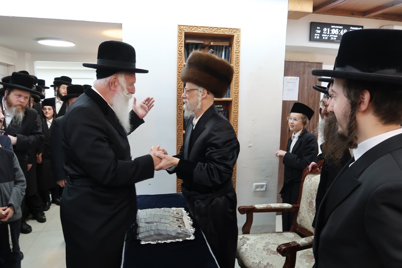 האדמו"ר מסערט ויז'ניץ עם הגרי"ד גרוסמן