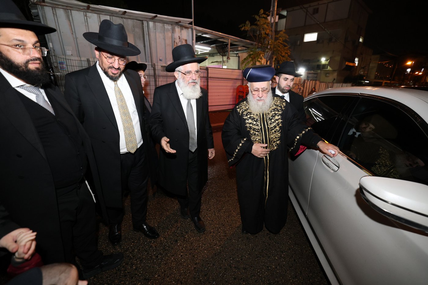 הראשל"צ הגר"י יוסף בביקור בישיבת 'אור אברהם'