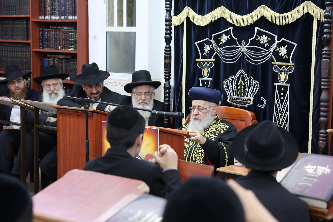 הראשל"צ הגר"י יוסף בביקור בישיבת 'אור אברהם'