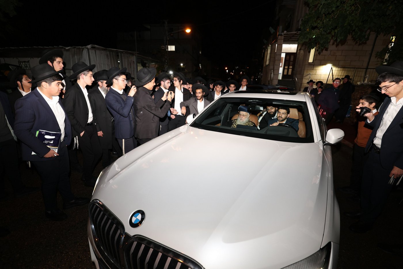 הראשל"צ הגר"י יוסף בביקור בישיבת 'אור אברהם'