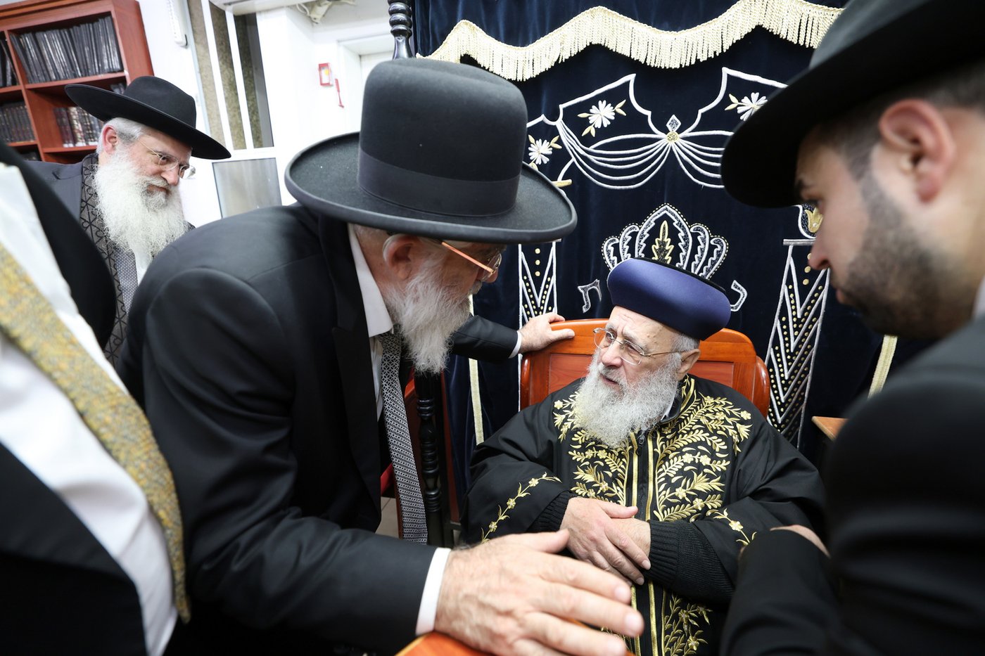 הראשל"צ הגר"י יוסף בביקור בישיבת 'אור אברהם'