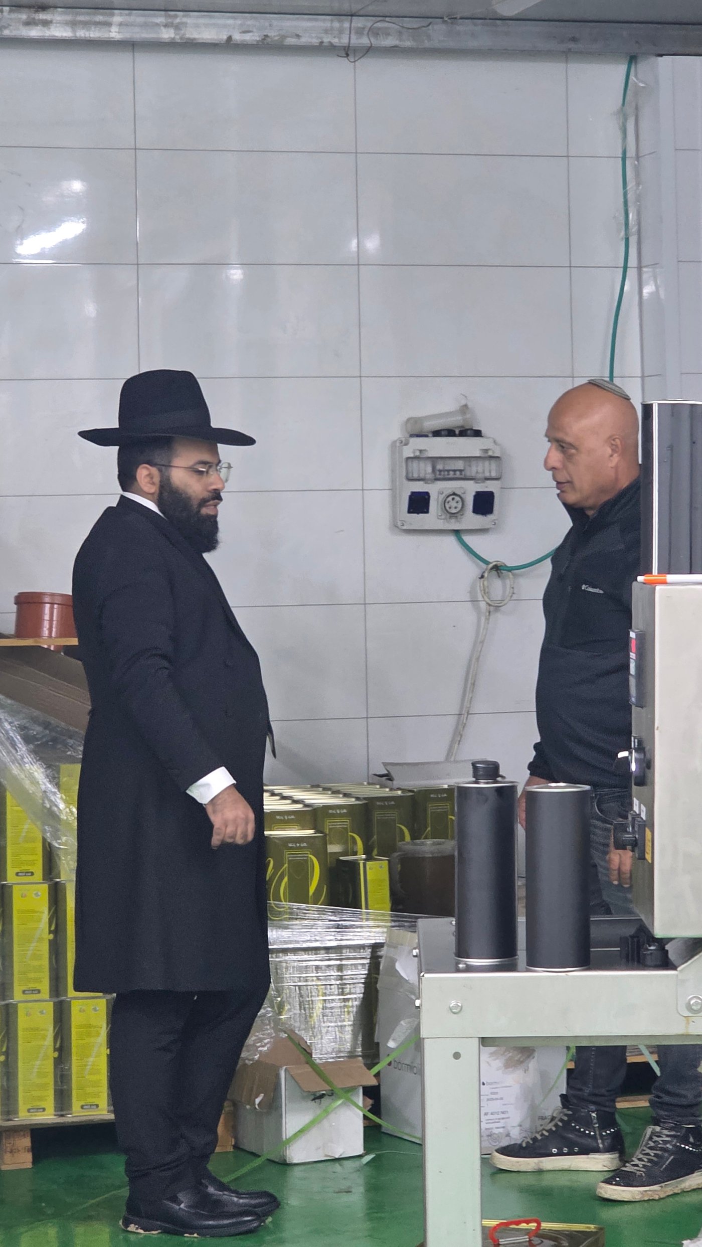 "כָּל הַזָּהִיר בַּנֵּר": מעמד חלוקת 'שמן הטהור' לאברכי רשת הכוללים 'היכלי התורה'