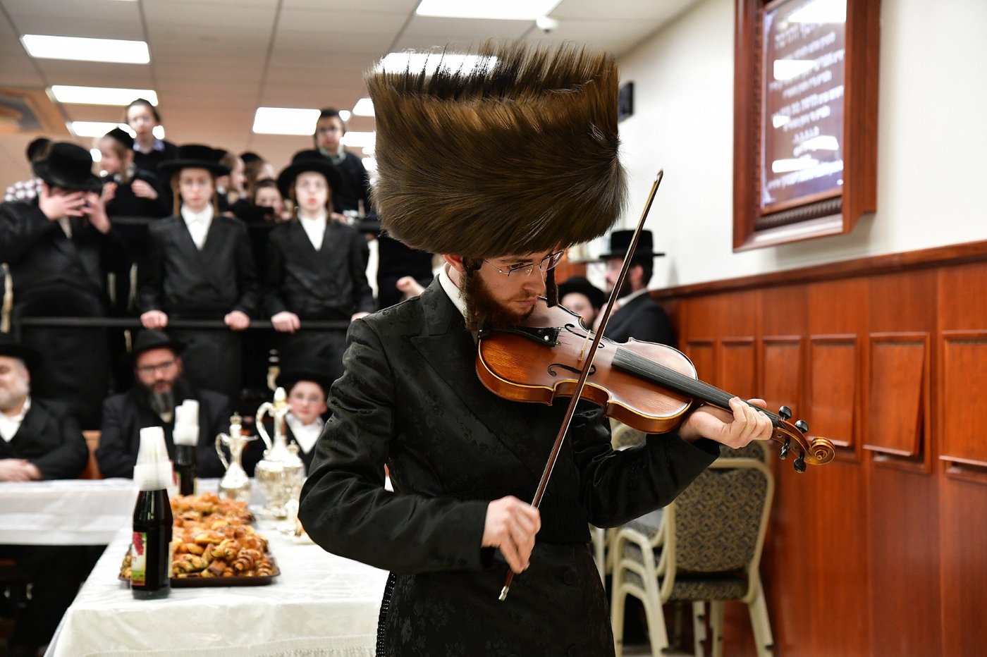 חנוכה בחצה"ק קרעטשניף קריית גת