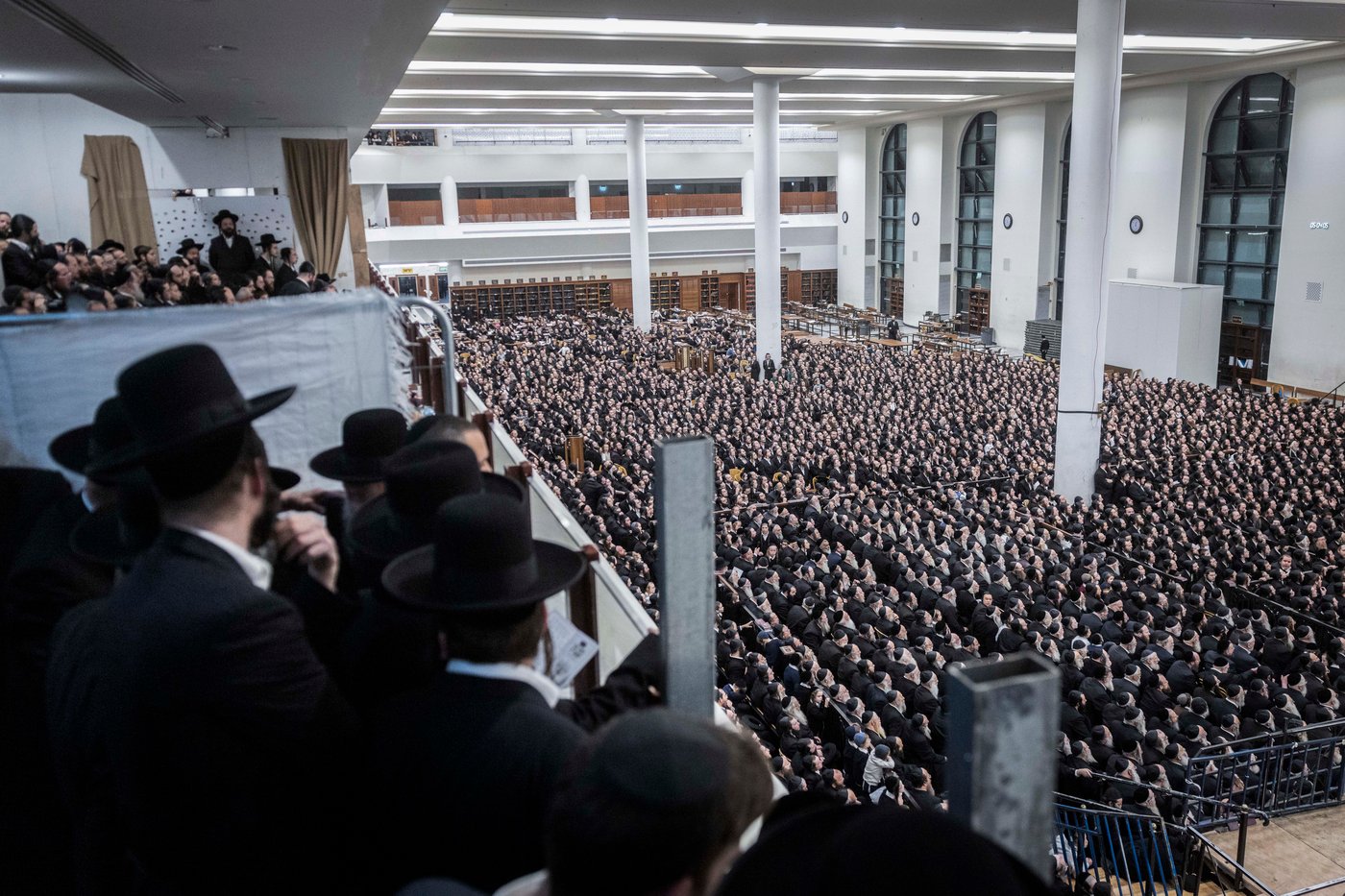 האדמו"ר מגור בהדלקת הנר הרביעי של חנוכה