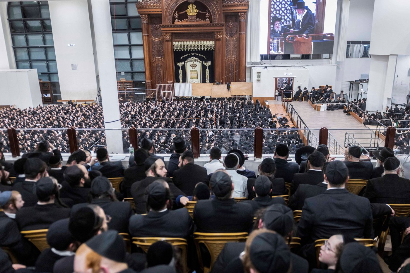 האדמו"ר מגור בהדלקת הנר הרביעי של חנוכה