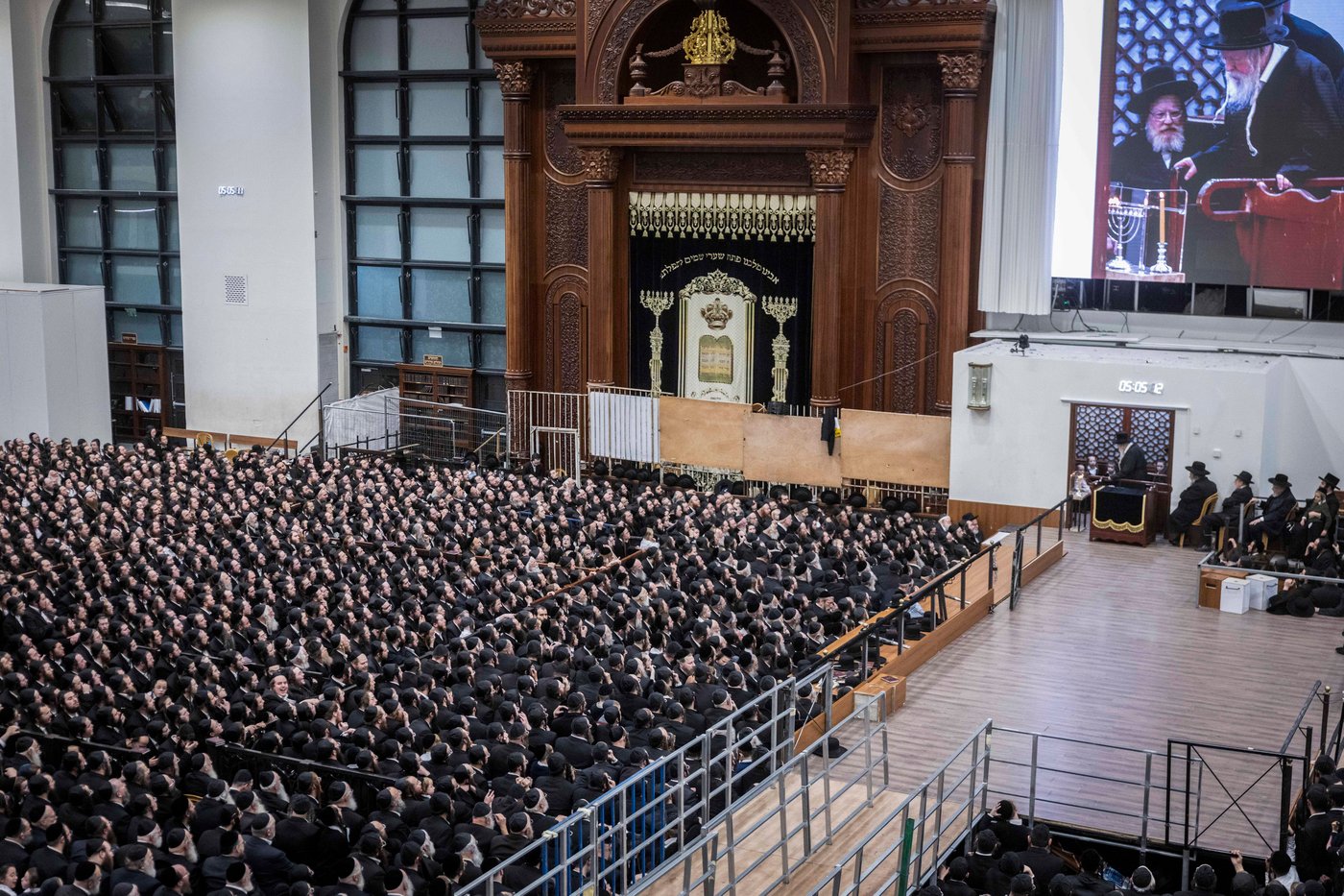 האדמו"ר מגור בהדלקת הנר הרביעי של חנוכה