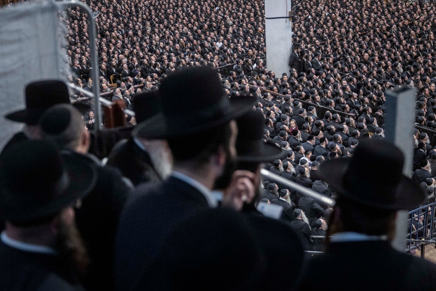 האדמו"ר מגור בהדלקת הנר הרביעי של חנוכה