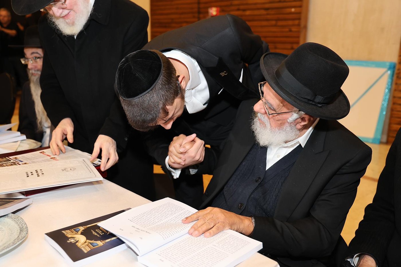 שמחת נישואי נכד הגר”מ מאזוז זצ"ל