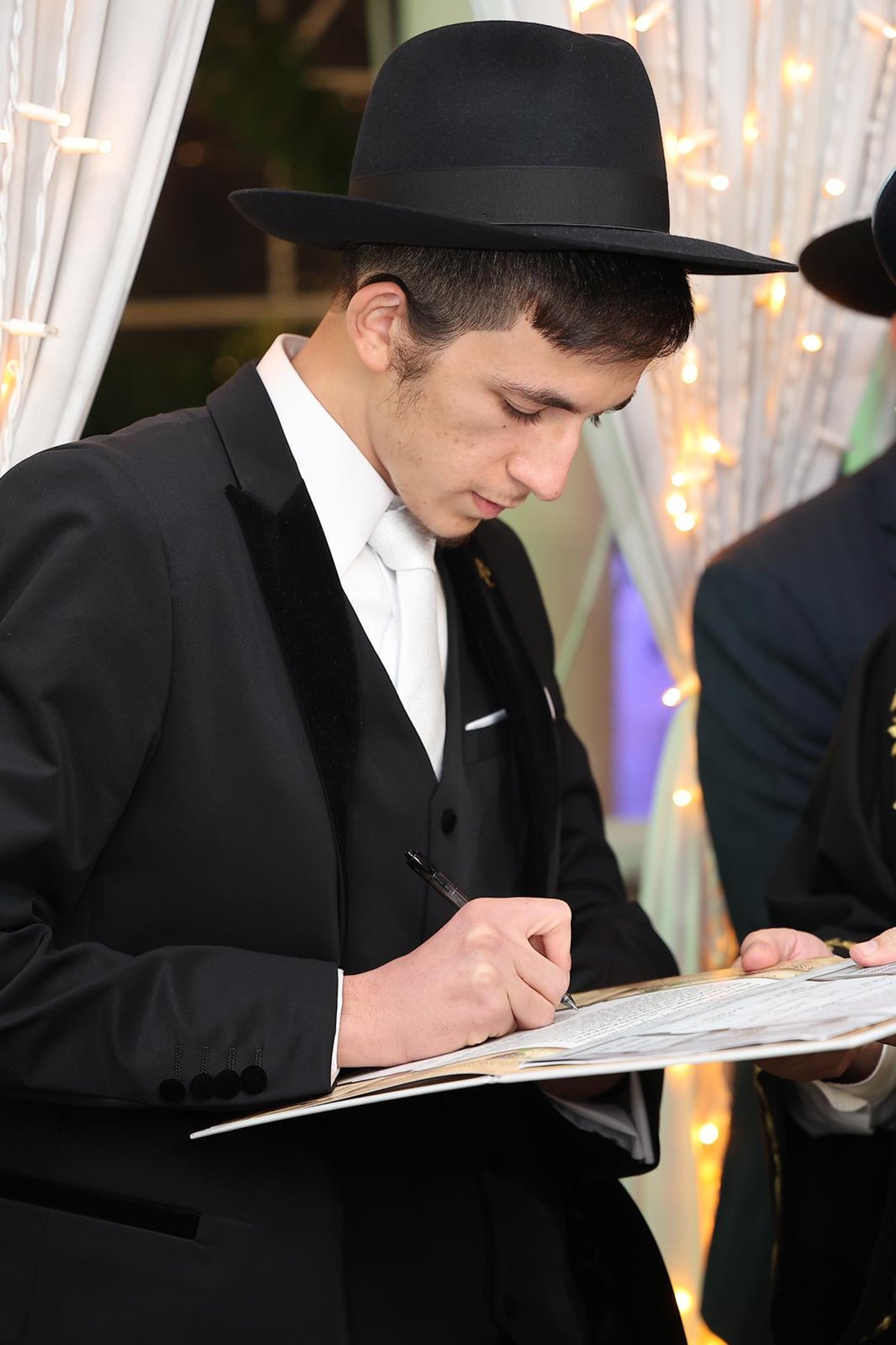 שמחת נישואי נכד הגר”מ מאזוז זצ"ל